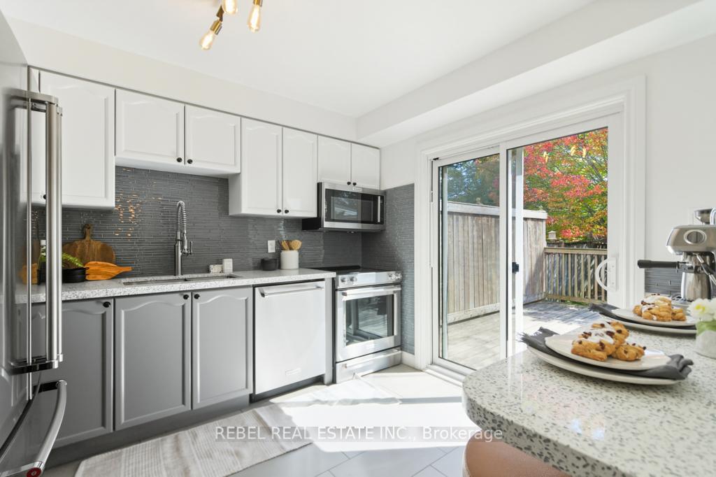 Photo 13 of 15 John Walter Crescent, Clarington, Courtice — HOMEH