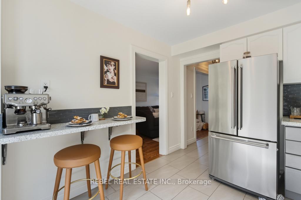 Photo 17 of 15 John Walter Crescent, Clarington, Courtice — HOMEH