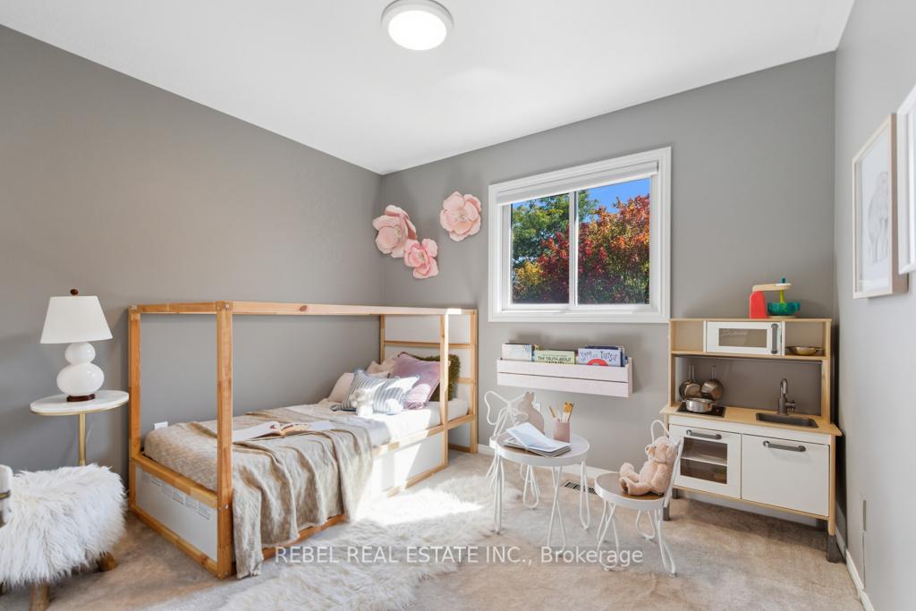 Photo 23 of 15 John Walter Crescent, Clarington, Courtice — HOMEH