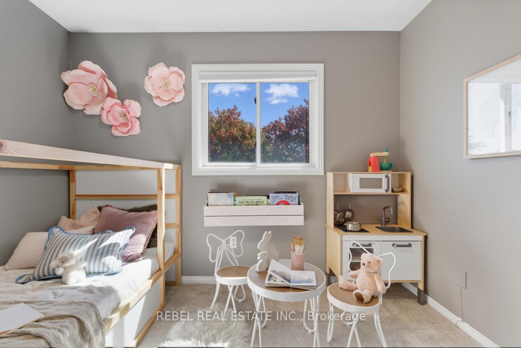 Photo 25 of 15 John Walter Crescent, Clarington, Courtice — HOMEH