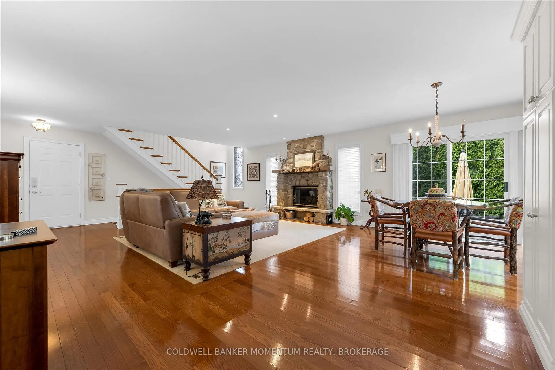 Photo 10 of 42 Sculler's Way, St. Catharines, Martindale Pond — HOMEH