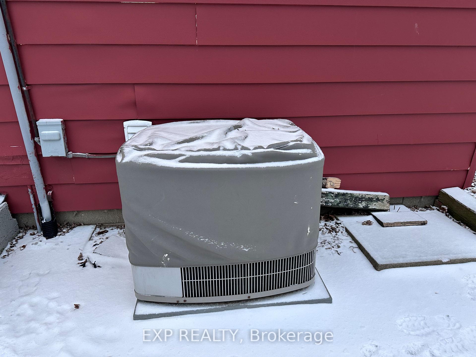 Photo 9 of 19454 John Street, Chatham-Kent, Cedar Springs — HOMEH