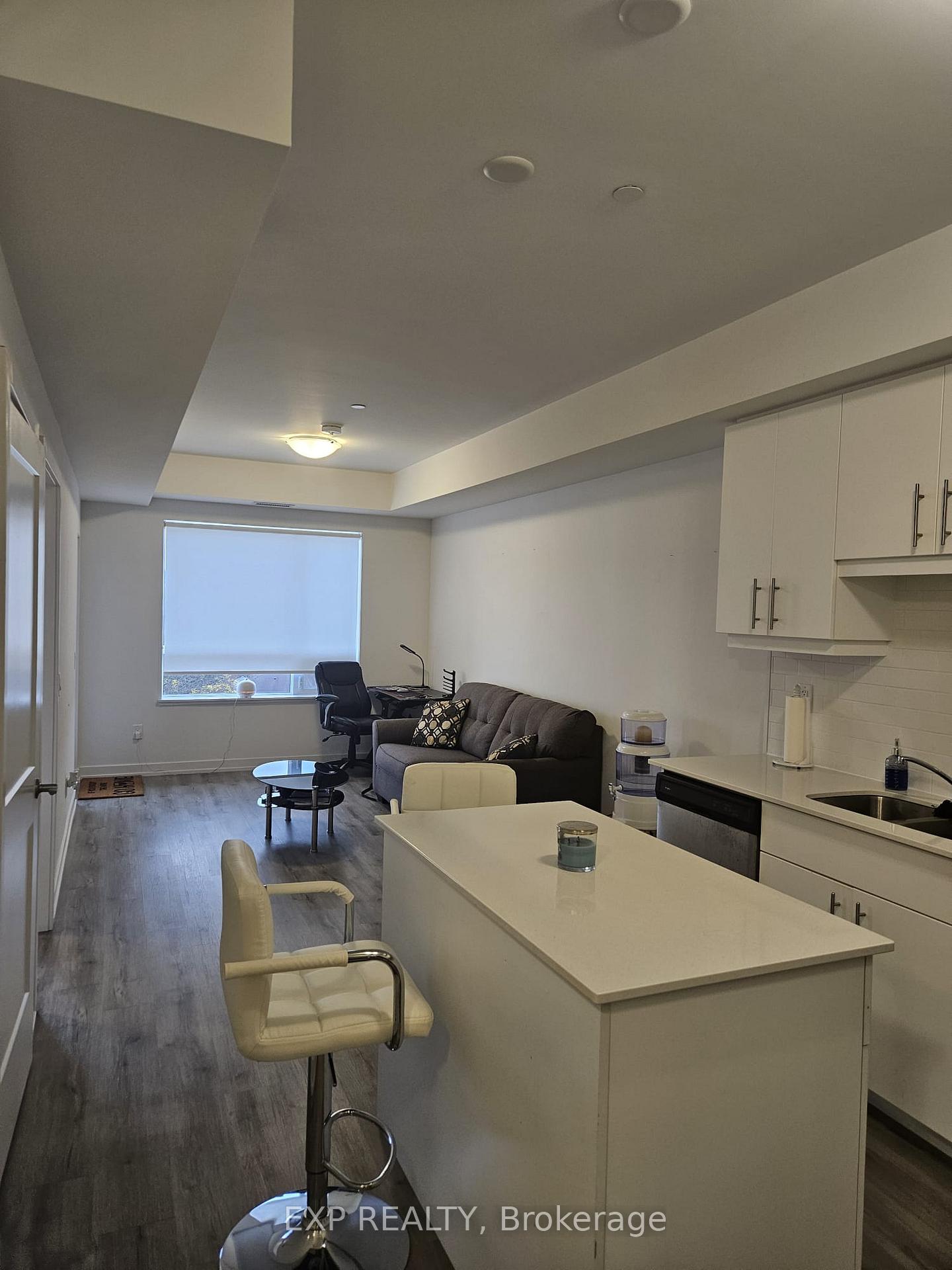 Front of Unit 401, 251 Northfield Drive E