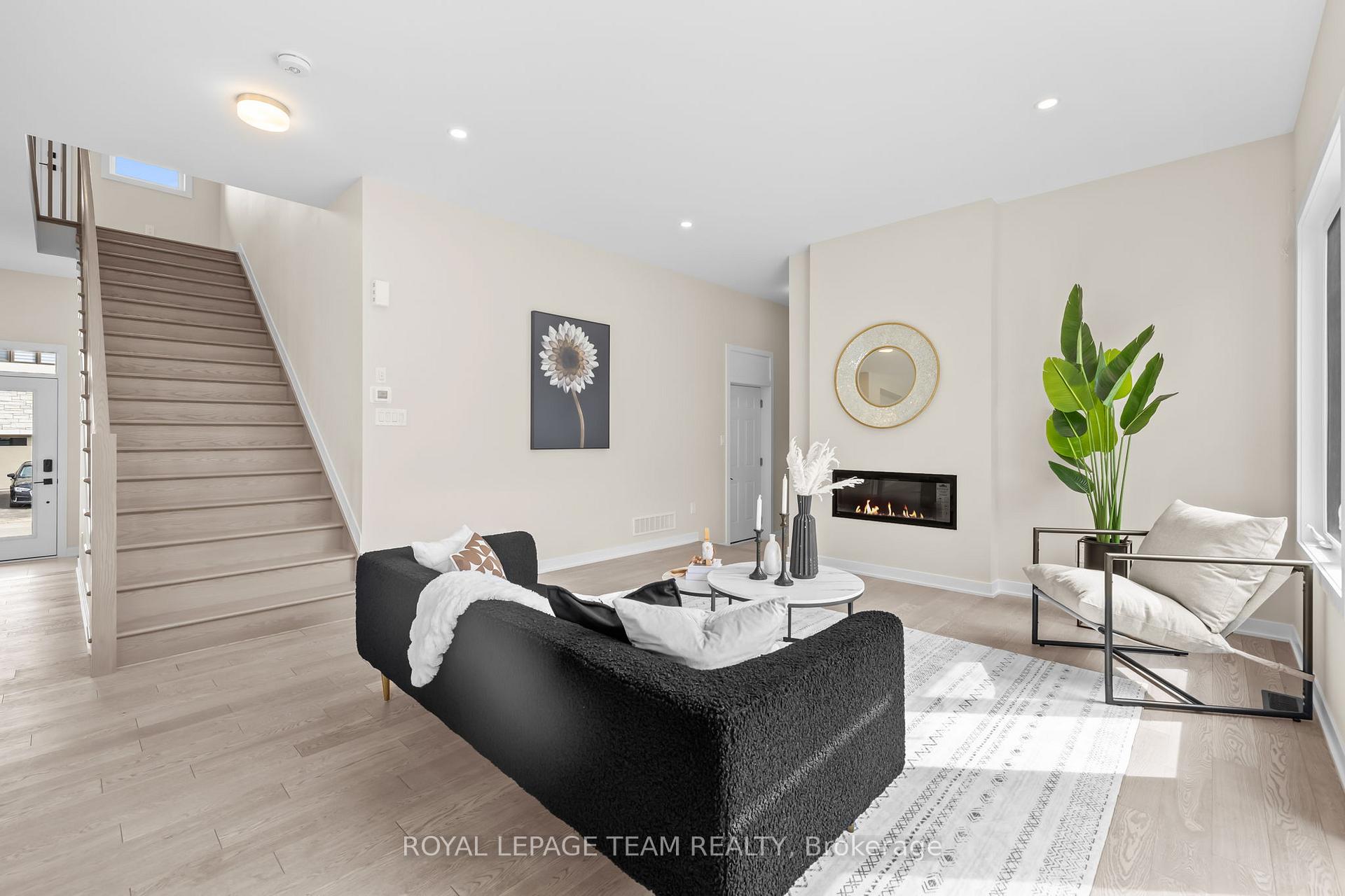 Photo 5 of 407 Euphoria Crescent, Ottawa, Barrhaven - Heritage Park — HOMEH