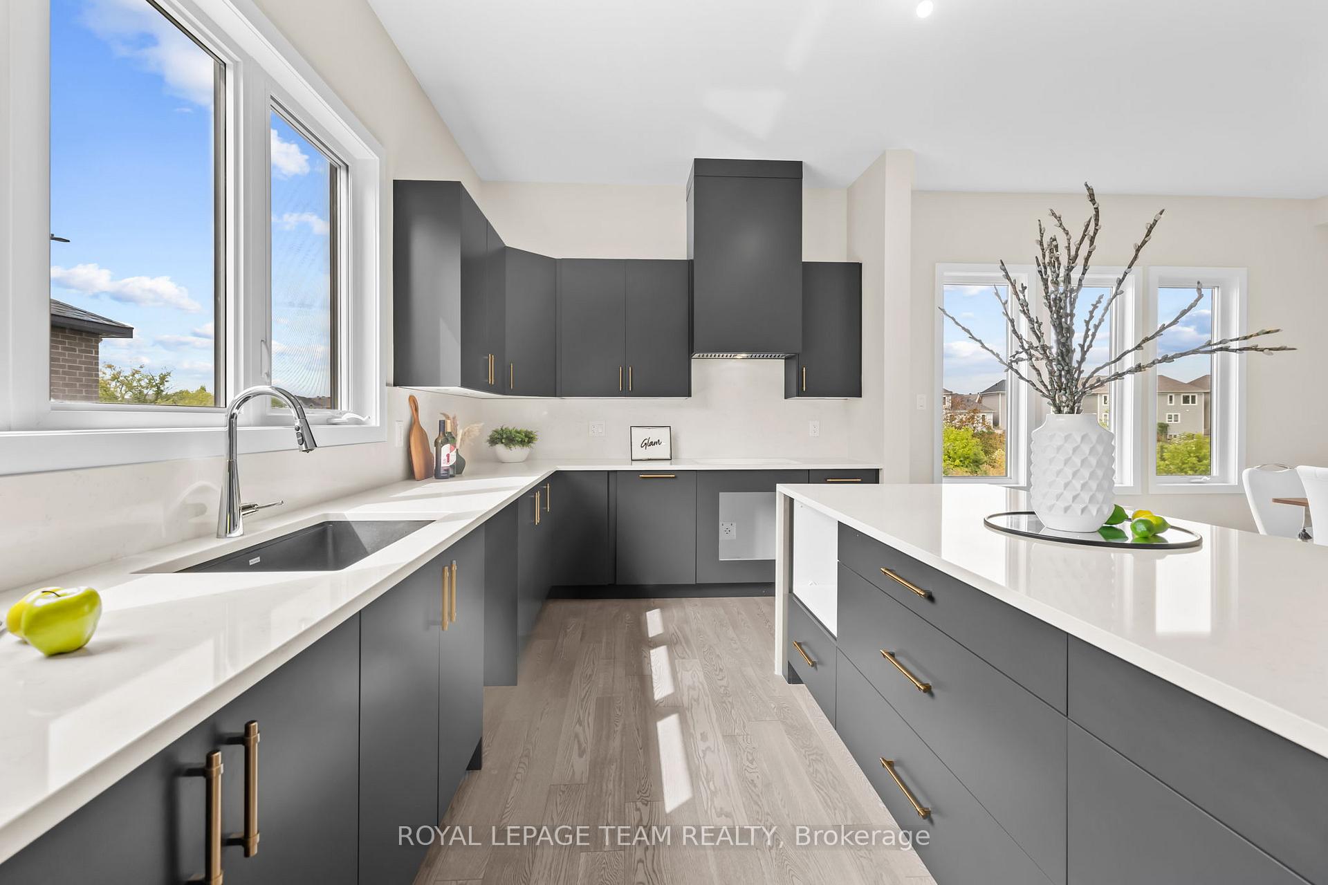 Photo 11 of 407 Euphoria Crescent, Ottawa, Barrhaven - Heritage Park — HOMEH