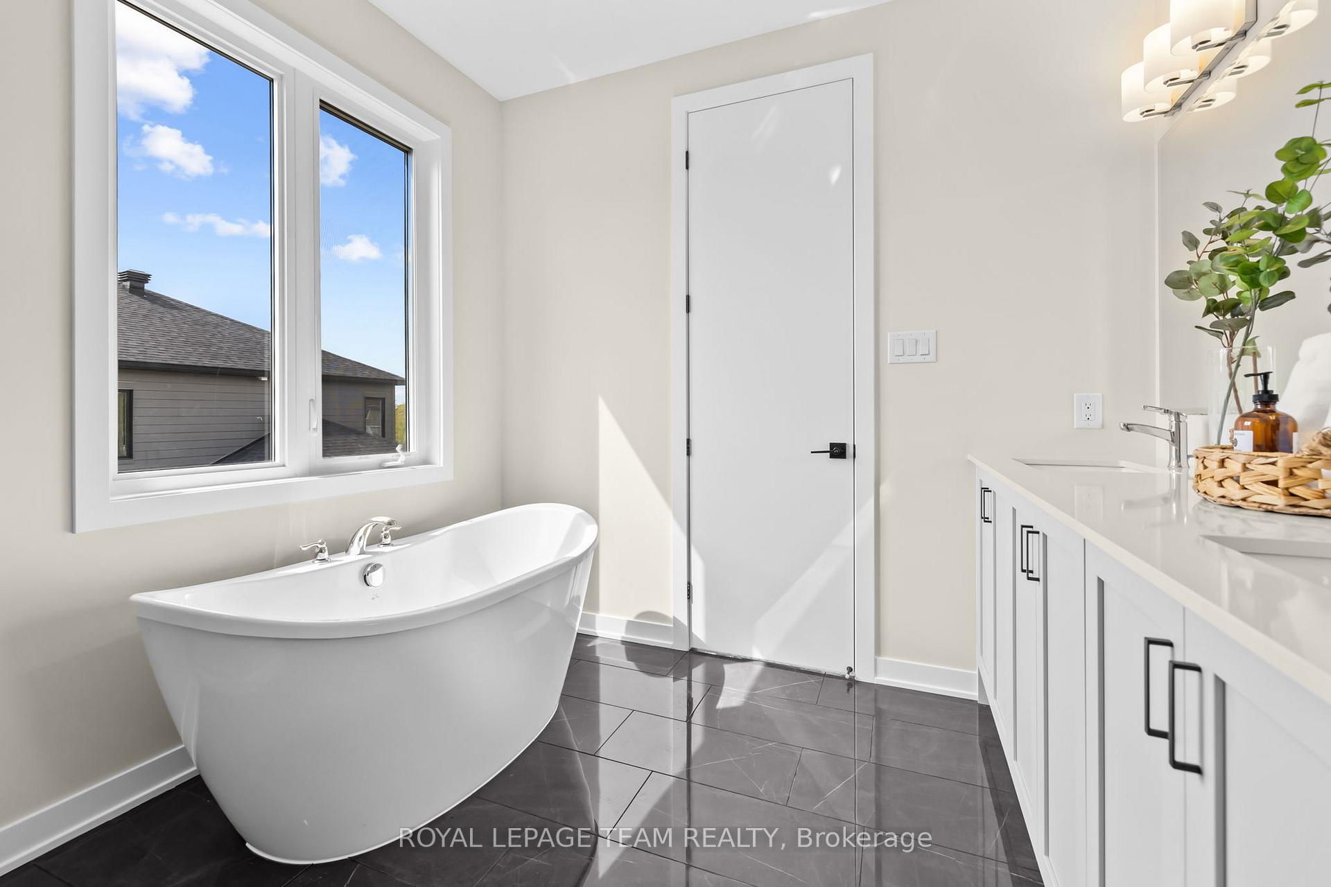 Photo 20 of 407 Euphoria Crescent, Ottawa, Barrhaven - Heritage Park — HOMEH