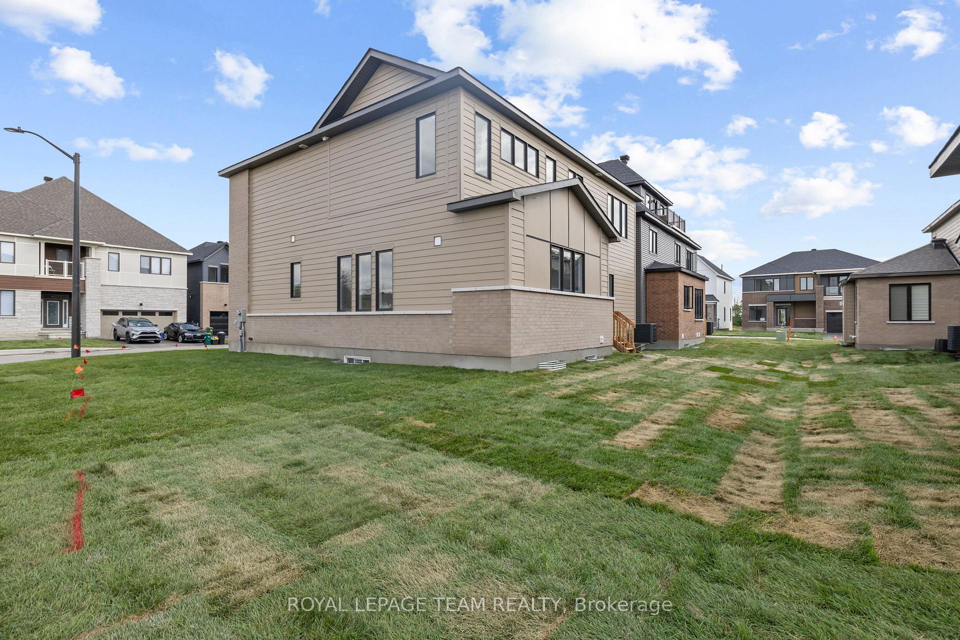 Photo 35 of 407 Euphoria Crescent, Ottawa, Barrhaven - Heritage Park — HOMEH