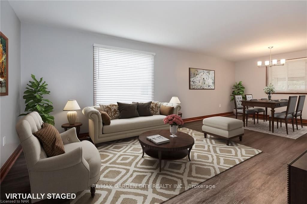 Photo 4 of 12 Hillview Road N, St. Catharines, Western Hill — HOMEH