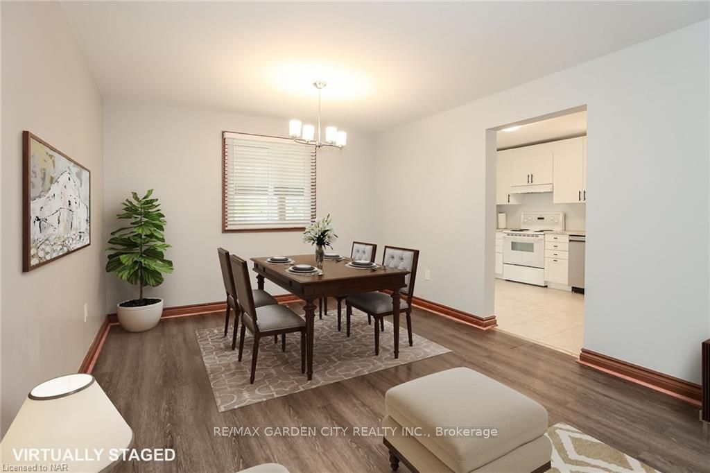 Photo 6 of 12 Hillview Road N, St. Catharines, Western Hill — HOMEH
