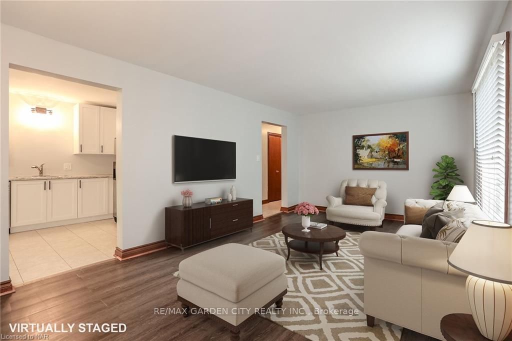 Photo 9 of 12 Hillview Road N, St. Catharines, Western Hill — HOMEH