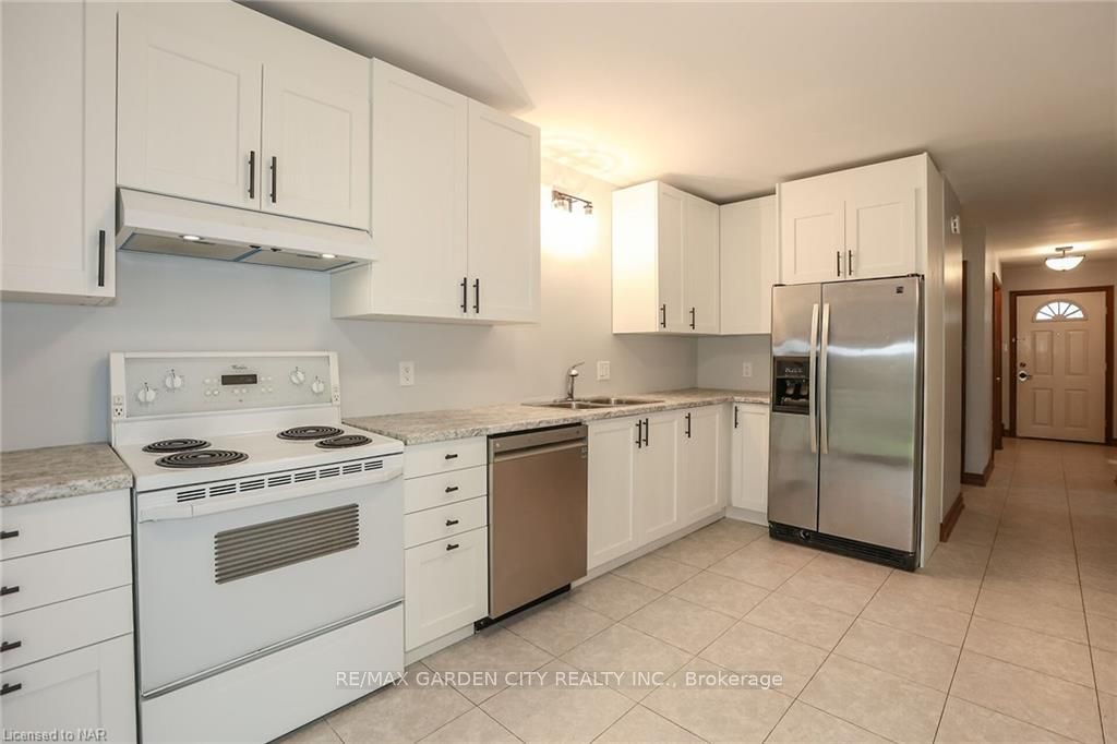Photo 12 of 12 Hillview Road N, St. Catharines, Western Hill — HOMEH