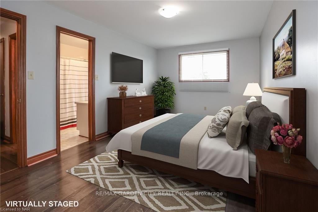 Photo 16 of 12 Hillview Road N, St. Catharines, Western Hill — HOMEH