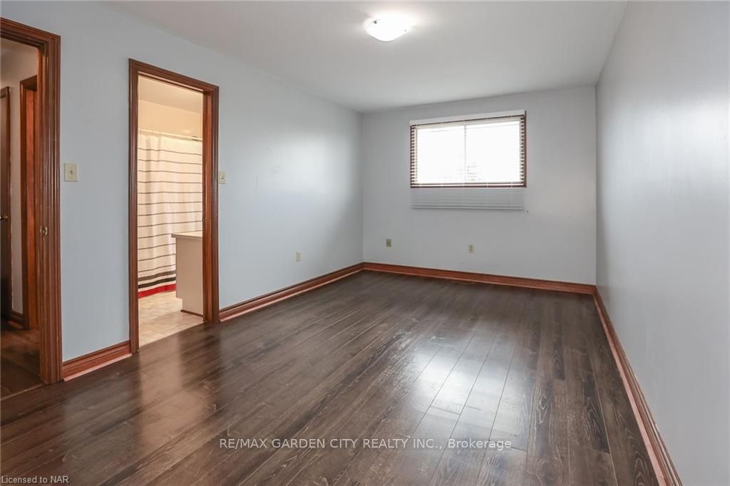 Photo 17 of 12 Hillview Road N, St. Catharines, Western Hill — HOMEH