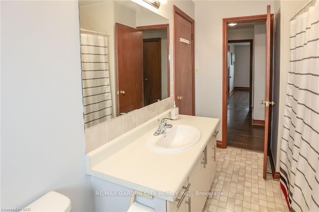 Photo 20 of 12 Hillview Road N, St. Catharines, Western Hill — HOMEH