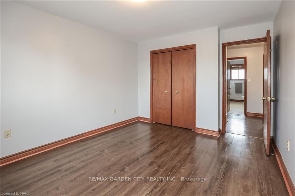 Photo 24 of 12 Hillview Road N, St. Catharines, Western Hill — HOMEH