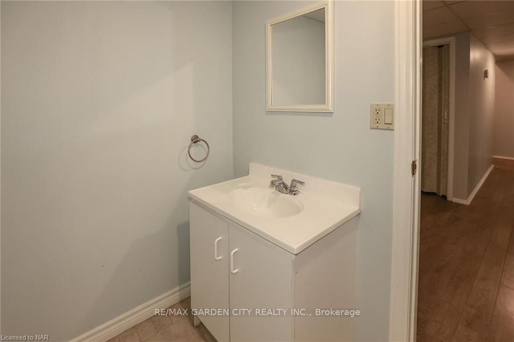 Photo 28 of 12 Hillview Road N, St. Catharines, Western Hill — HOMEH