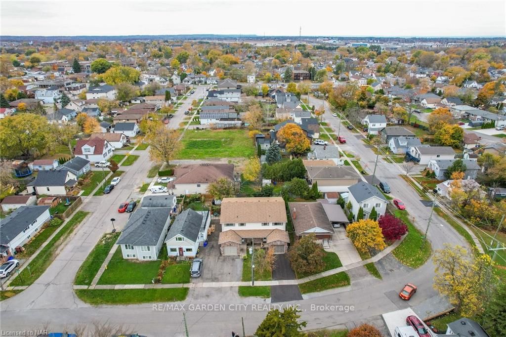 Photo 35 of 12 Hillview Road N, St. Catharines, Western Hill — HOMEH