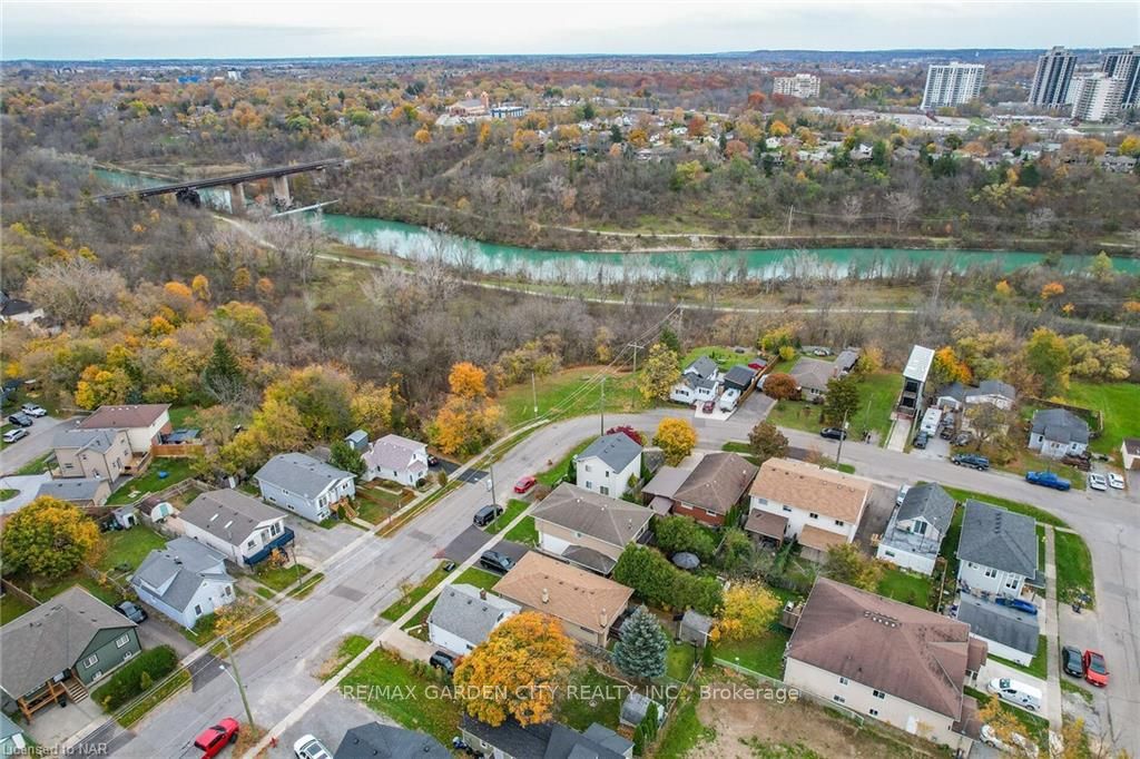 Photo 36 of 12 Hillview Road N, St. Catharines, Western Hill — HOMEH