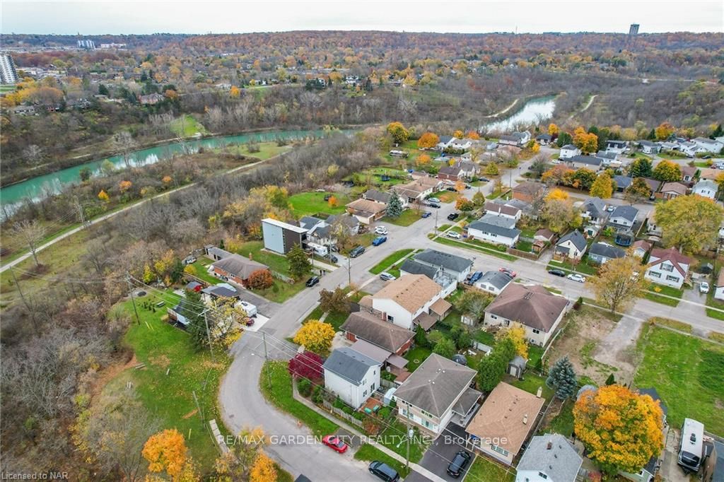 Photo 37 of 12 Hillview Road N, St. Catharines, Western Hill — HOMEH