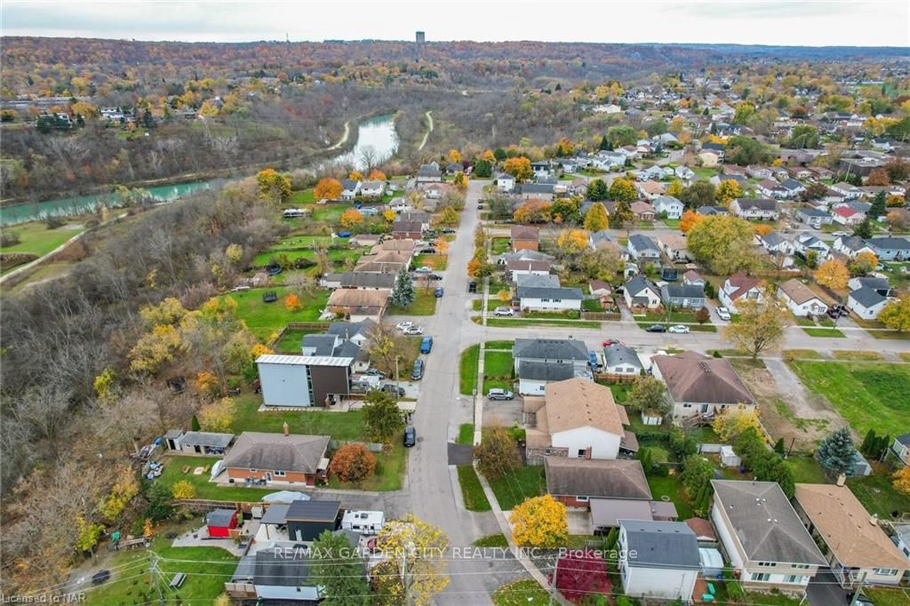 Photo 38 of 12 Hillview Road N, St. Catharines, Western Hill — HOMEH