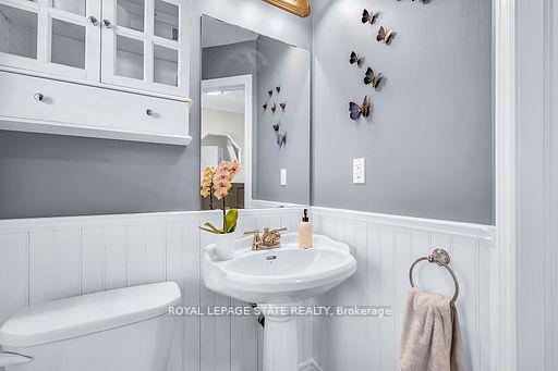 Photo 5 of 250 Fall Fair Way, Hamilton, Binbrook — HOMEH