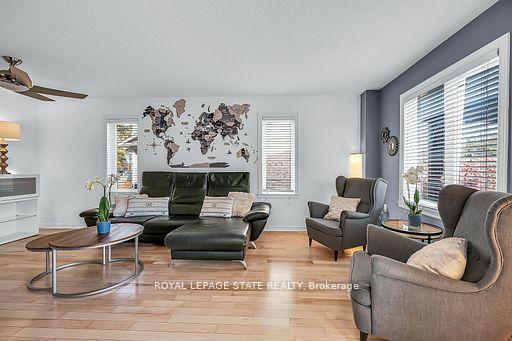 Photo 8 of 250 Fall Fair Way, Hamilton, Binbrook — HOMEH