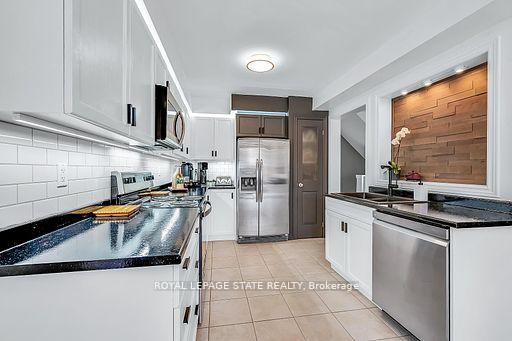 Photo 12 of 250 Fall Fair Way, Hamilton, Binbrook — HOMEH