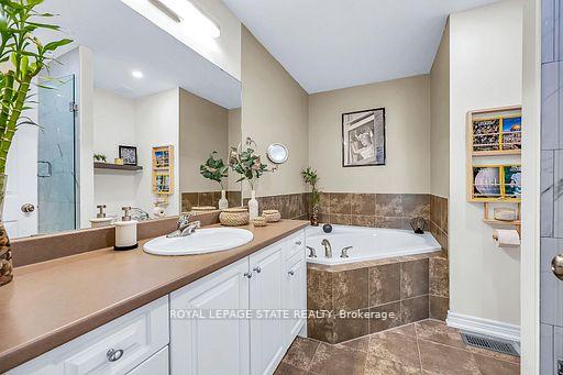 Photo 18 of 250 Fall Fair Way, Hamilton, Binbrook — HOMEH