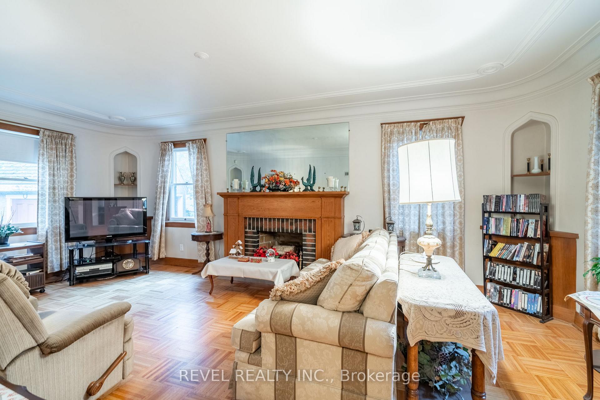 Photo 12 of 19 Pottruff Road S, Hamilton, Corman — HOMEH