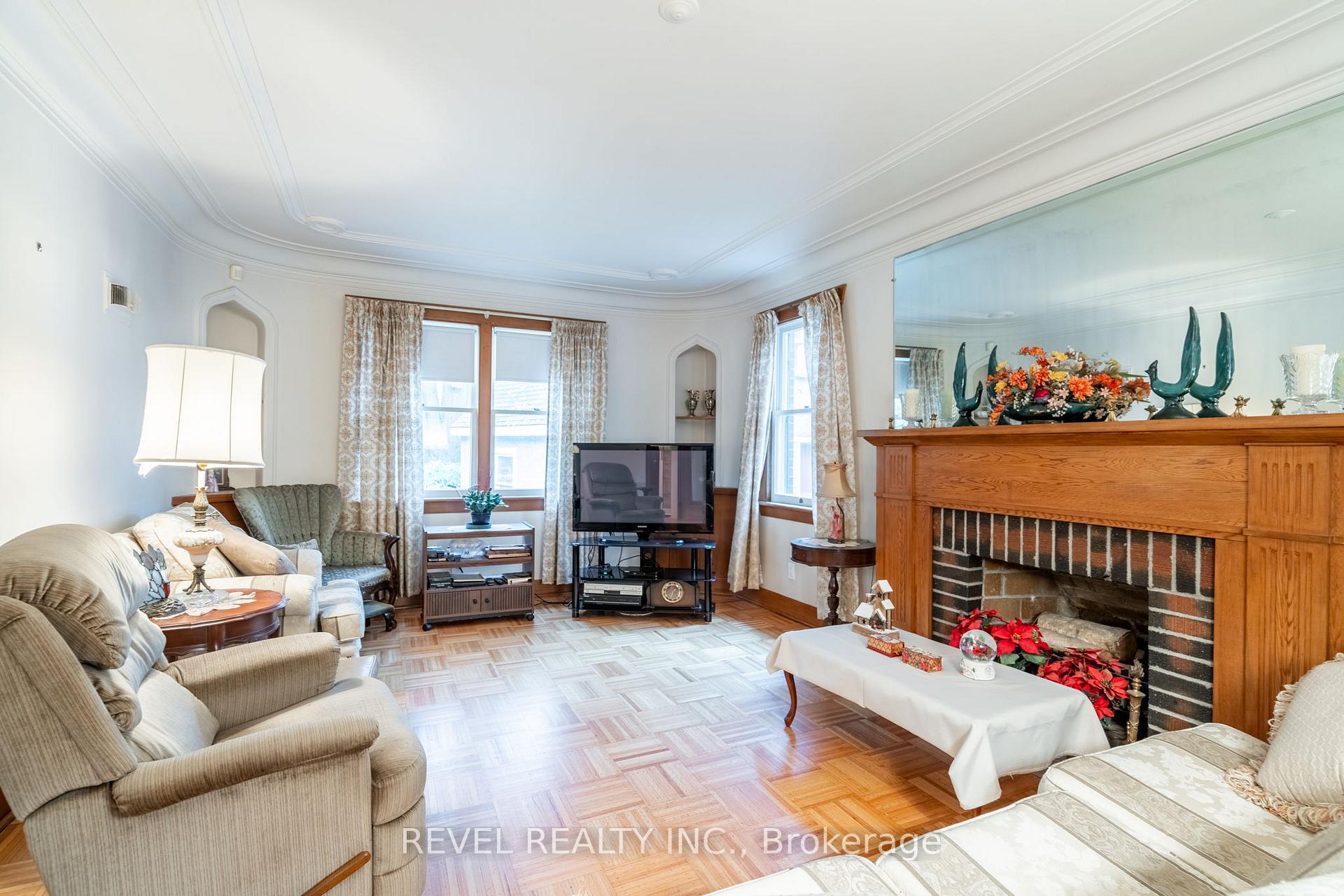 Photo 13 of 19 Pottruff Road S, Hamilton, Corman — HOMEH