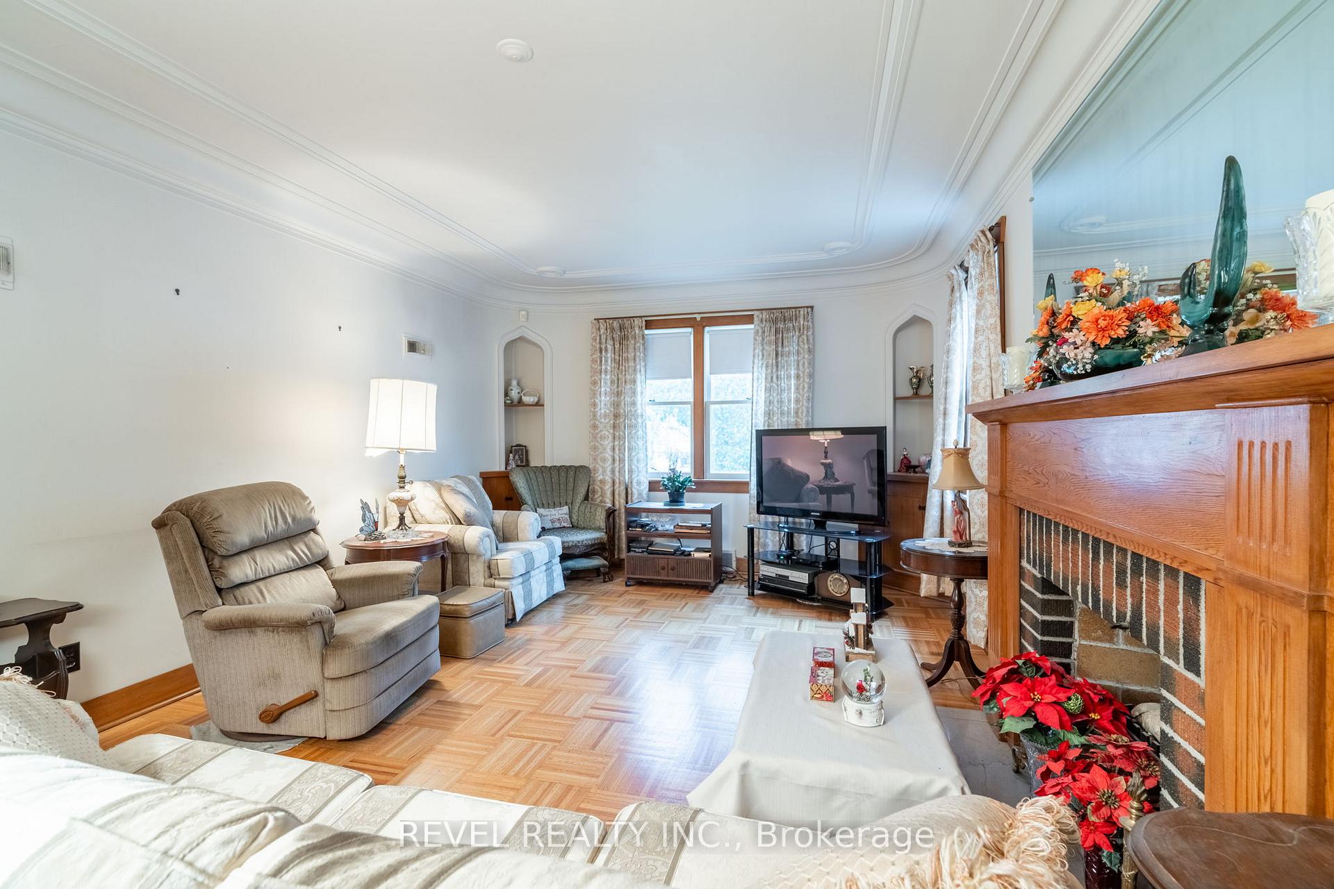 Photo 14 of 19 Pottruff Road S, Hamilton, Corman — HOMEH