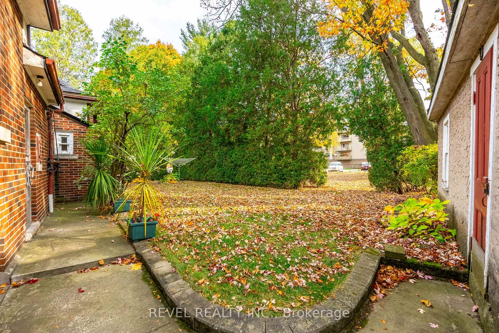 Photo 22 of 19 Pottruff Road S, Hamilton, Corman — HOMEH