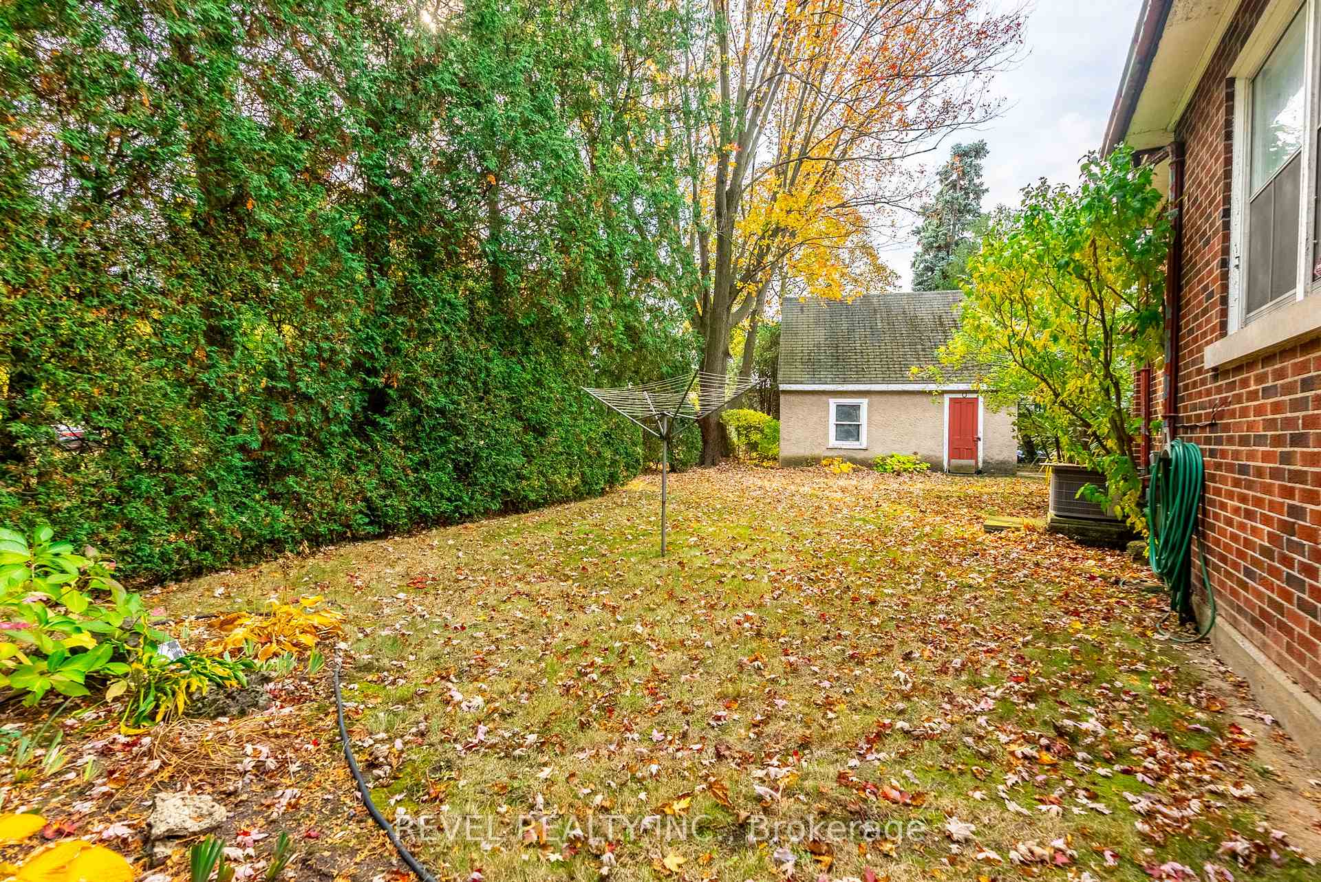 Photo 23 of 19 Pottruff Road S, Hamilton, Corman — HOMEH