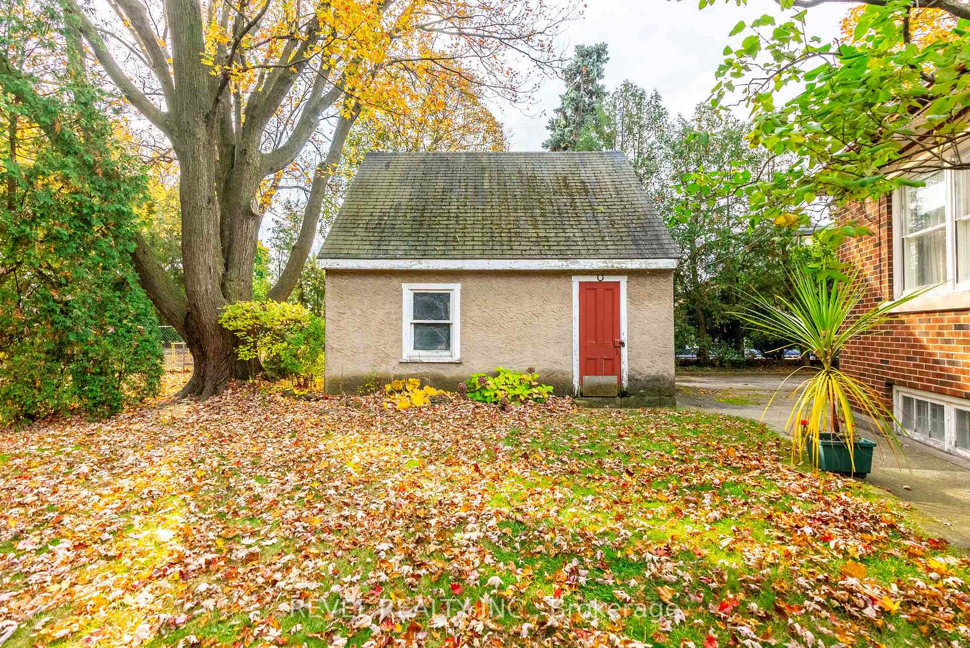 Photo 24 of 19 Pottruff Road S, Hamilton, Corman — HOMEH