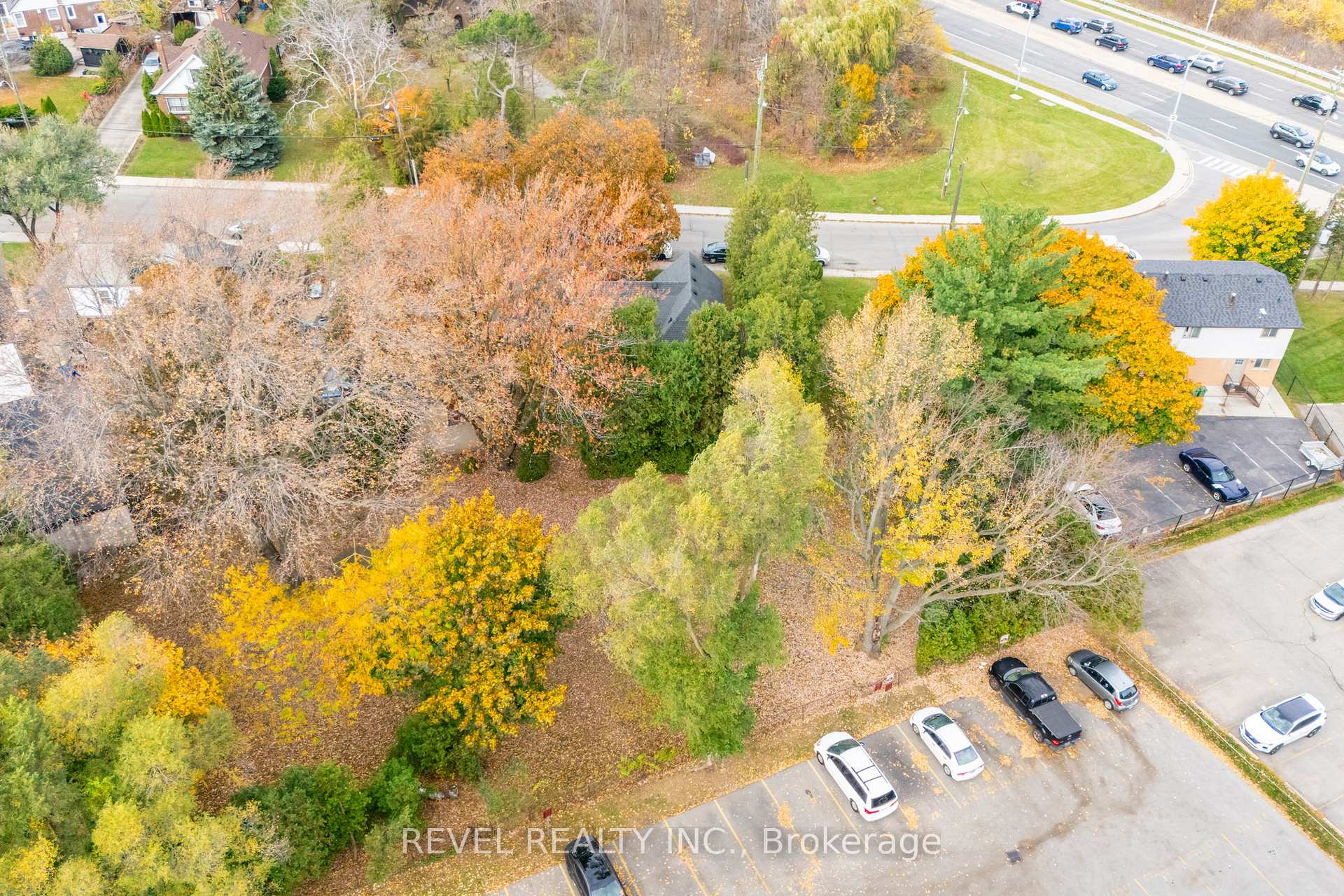 Photo 32 of 19 Pottruff Road S, Hamilton, Corman — HOMEH