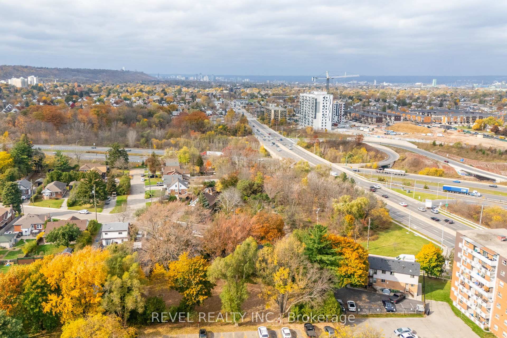 Photo 35 of 19 Pottruff Road S, Hamilton, Corman — HOMEH