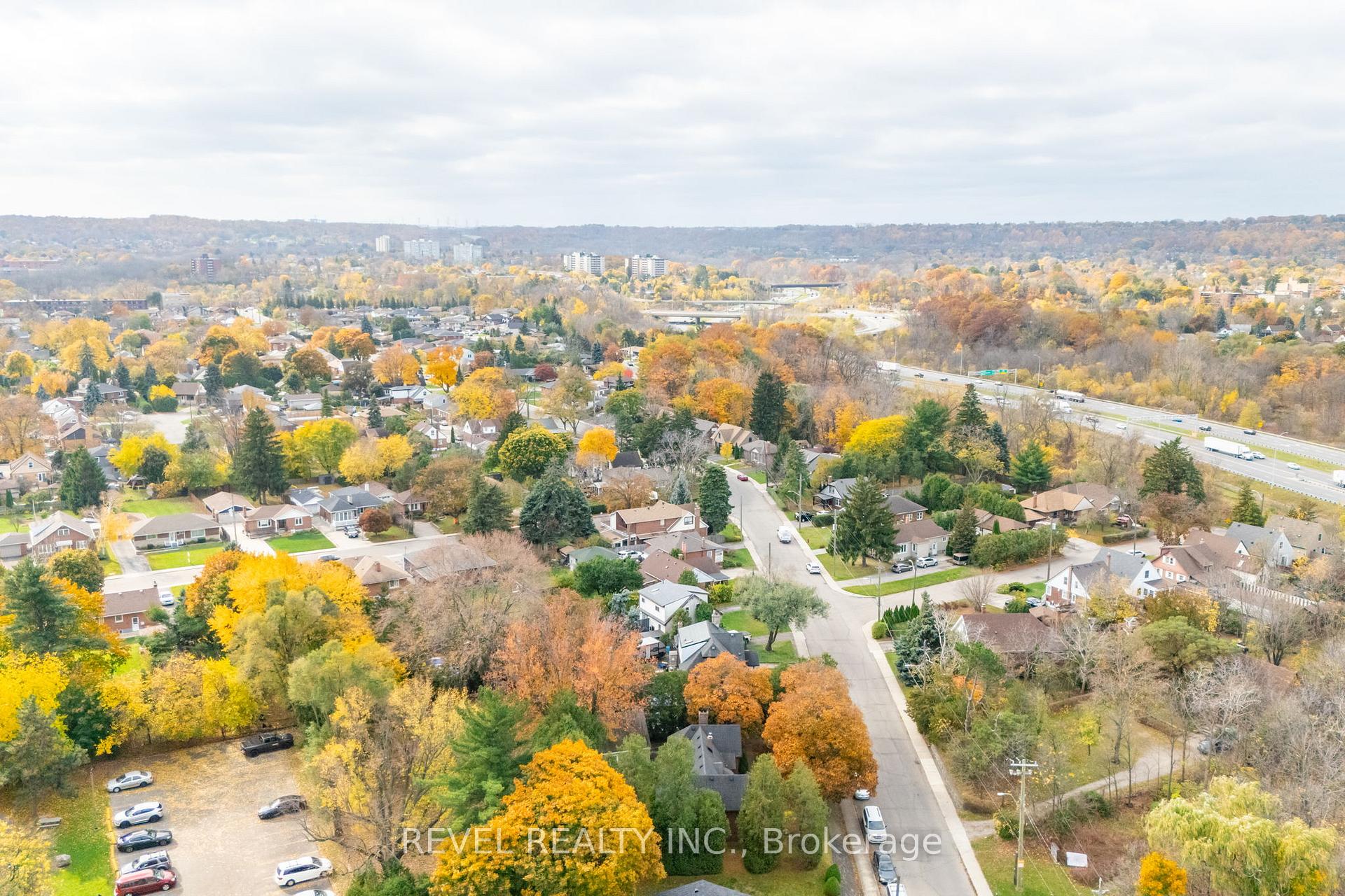 Photo 36 of 19 Pottruff Road S, Hamilton, Corman — HOMEH