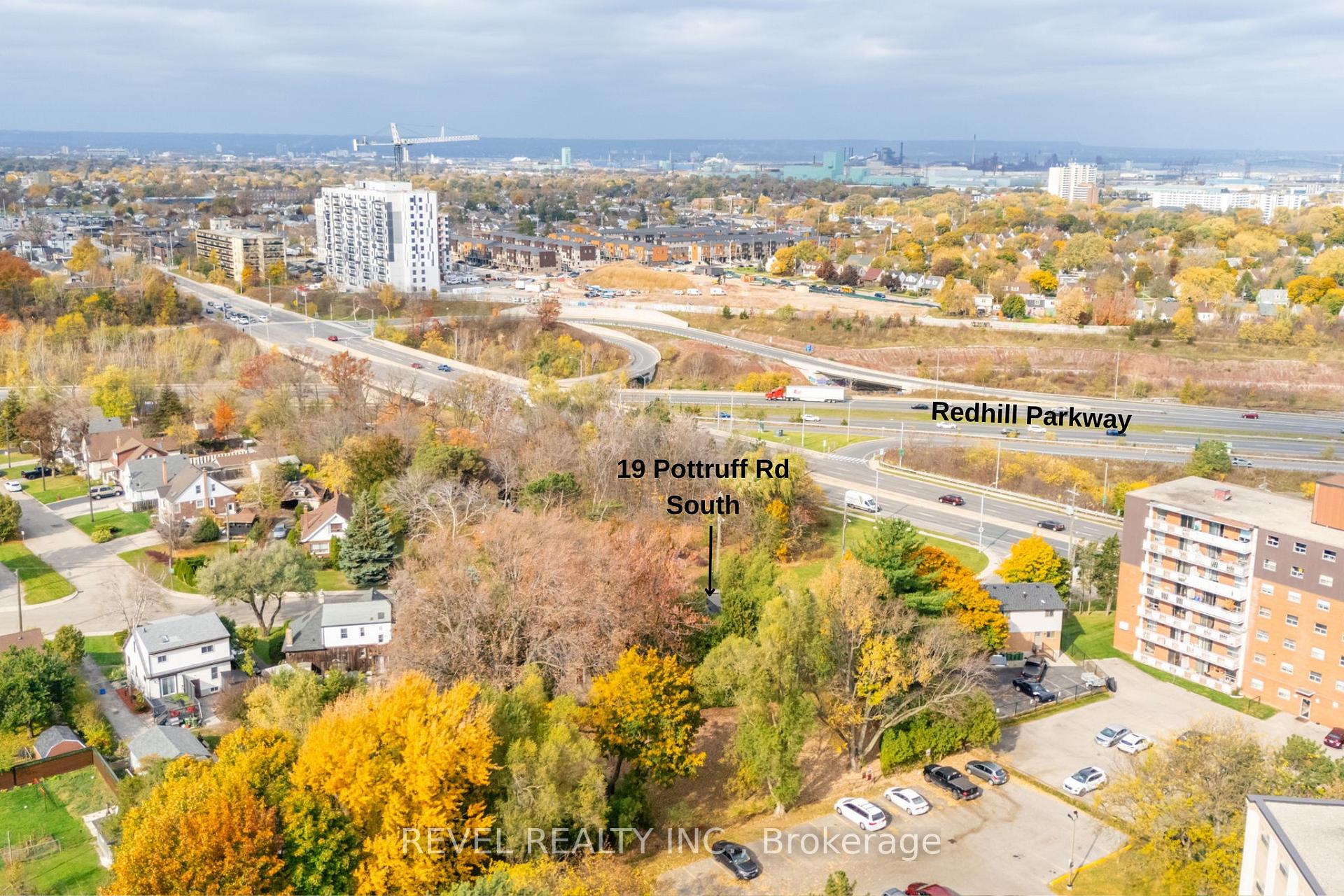 Photo 39 of 19 Pottruff Road S, Hamilton, Corman — HOMEH
