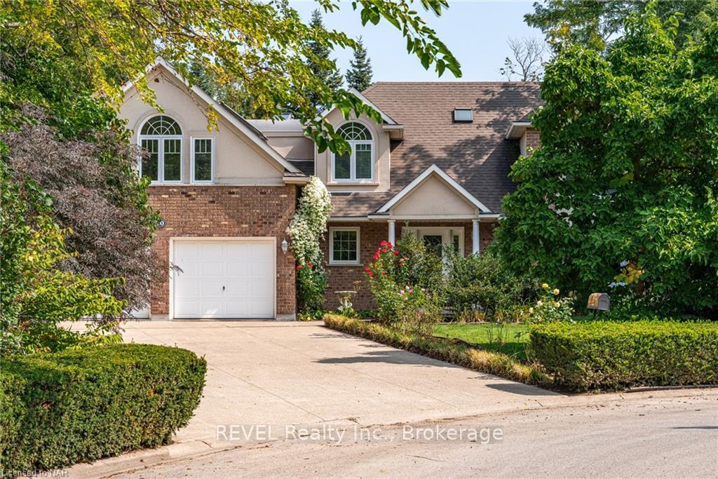 Photo 1 of 10 Watersedge Circle, St. Catharines, Lakeshore — HOMEH