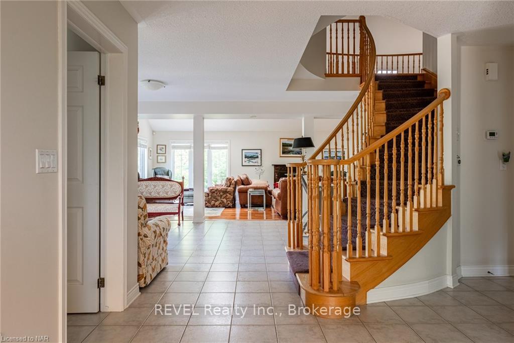 Photo 25 of 10 Watersedge Circle, St. Catharines, Lakeshore — HOMEH