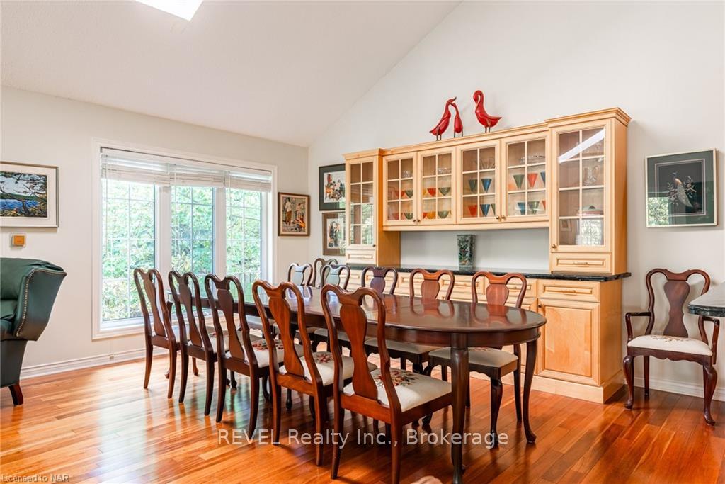 Photo 33 of 10 Watersedge Circle, St. Catharines, Lakeshore — HOMEH