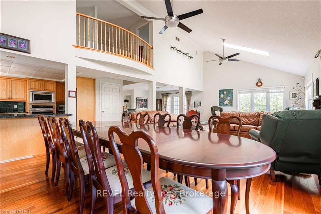 Photo 35 of 10 Watersedge Circle, St. Catharines, Lakeshore — HOMEH