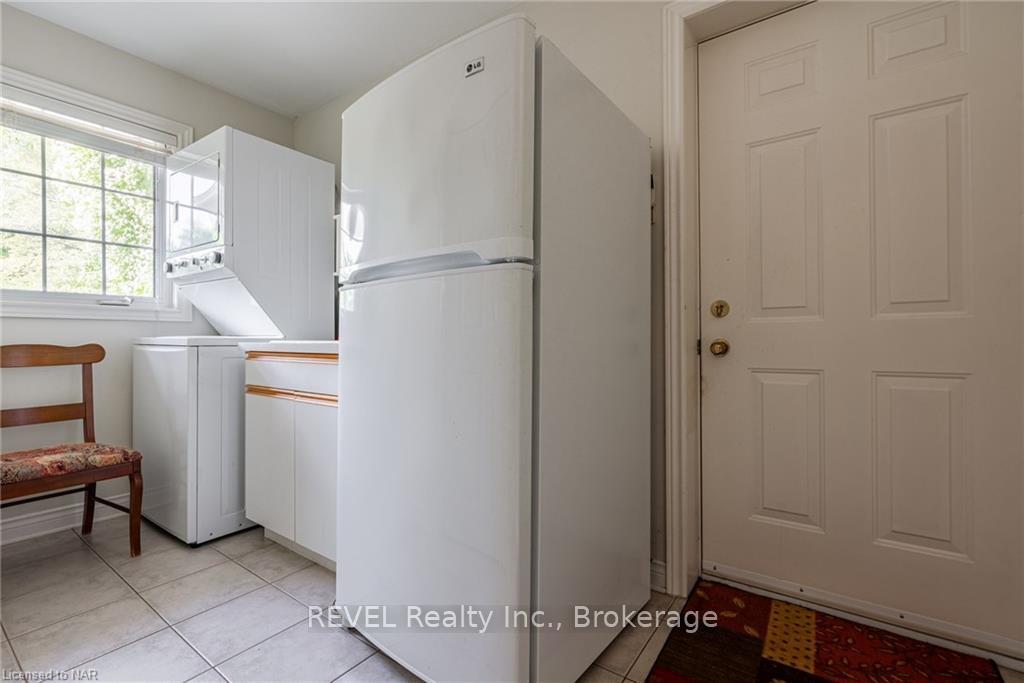 Photo 40 of 10 Watersedge Circle, St. Catharines, Lakeshore — HOMEH