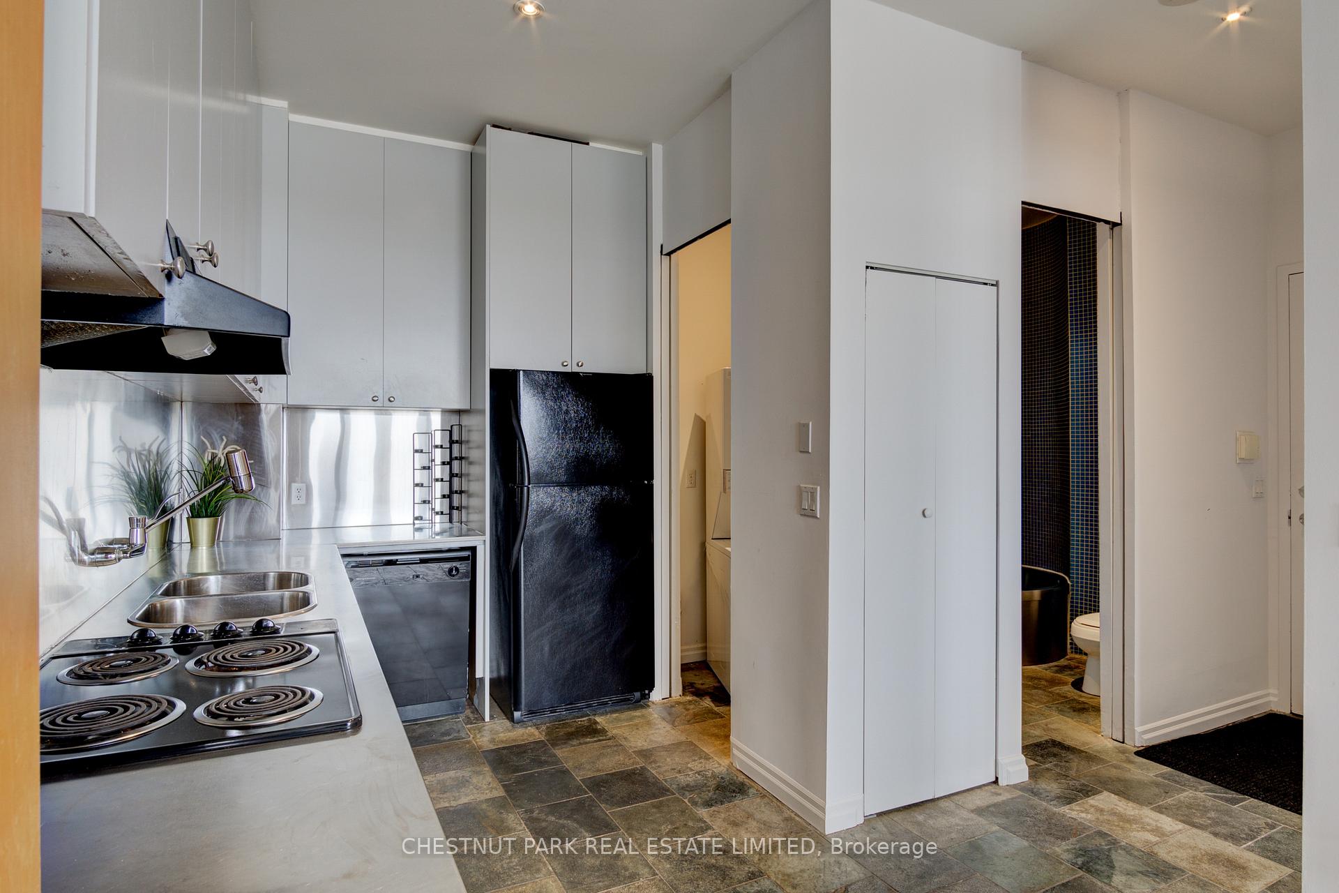 Photo 3 of Unit 806, 797 Don Mills Road, Toronto, Flemingdon Park — HOMEH
