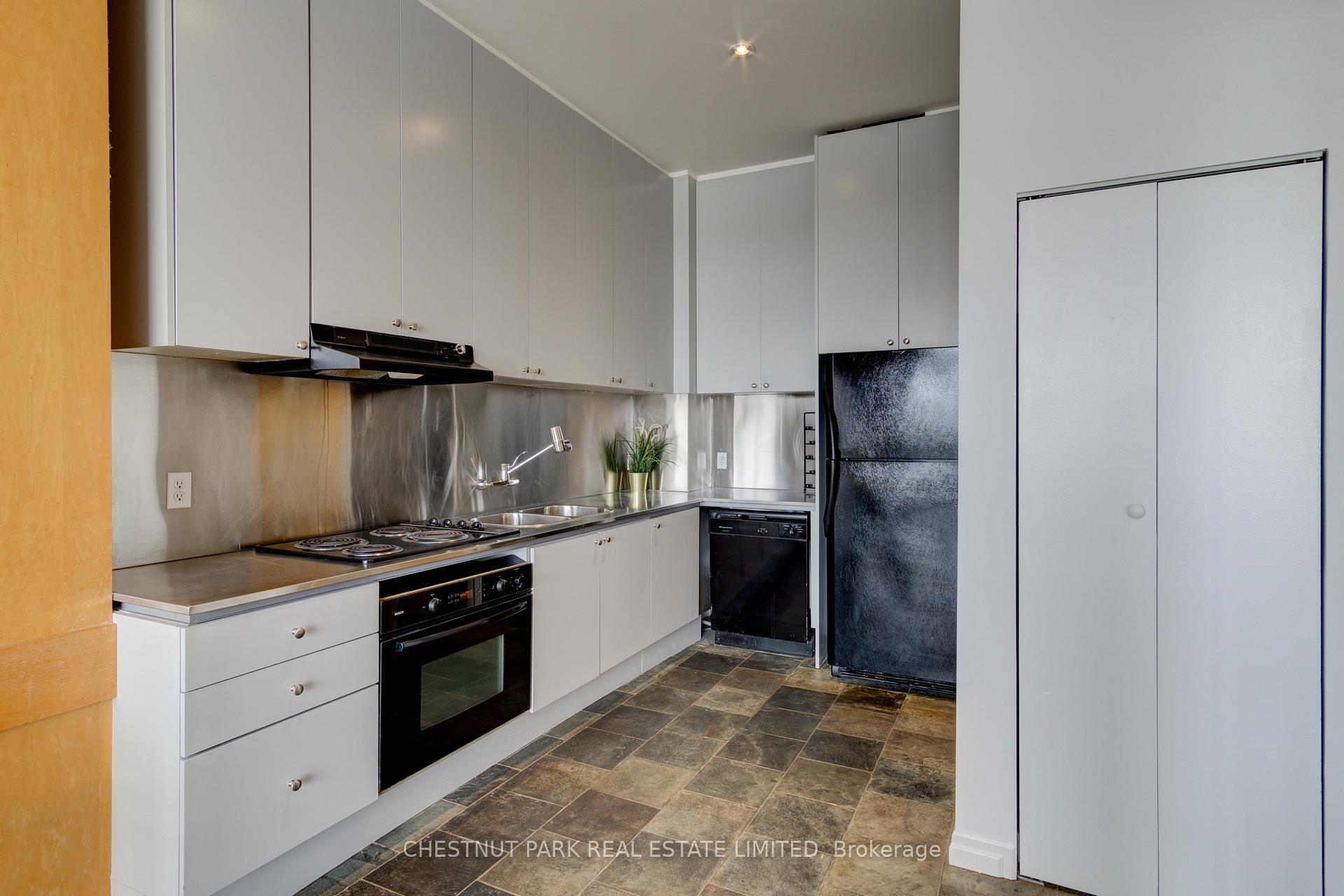 Photo 5 of Unit 806, 797 Don Mills Road, Toronto, Flemingdon Park — HOMEH