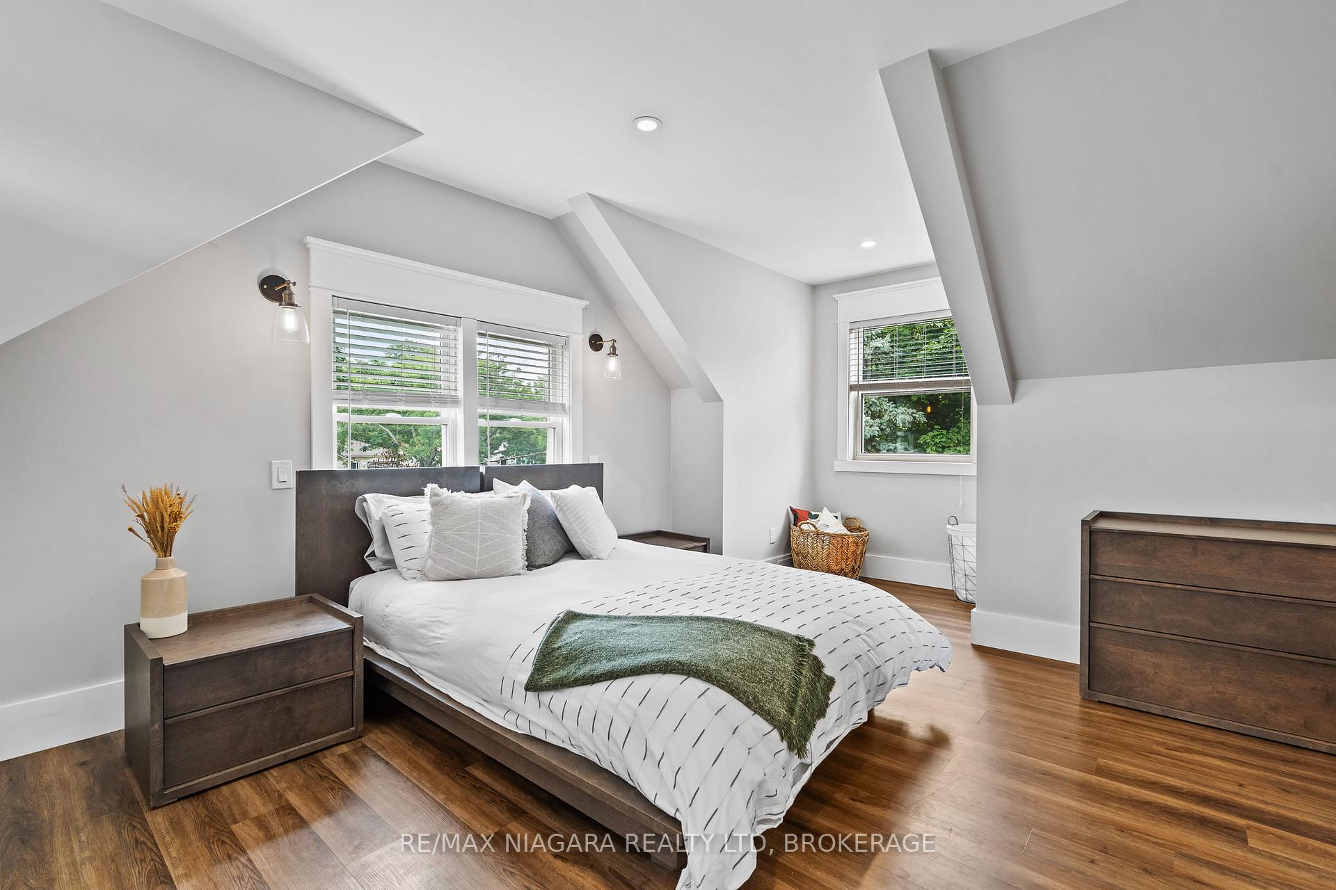 Photo 15 of 2 Nickerson Avenue N, St. Catharines, Vine/Linwell — HOMEH