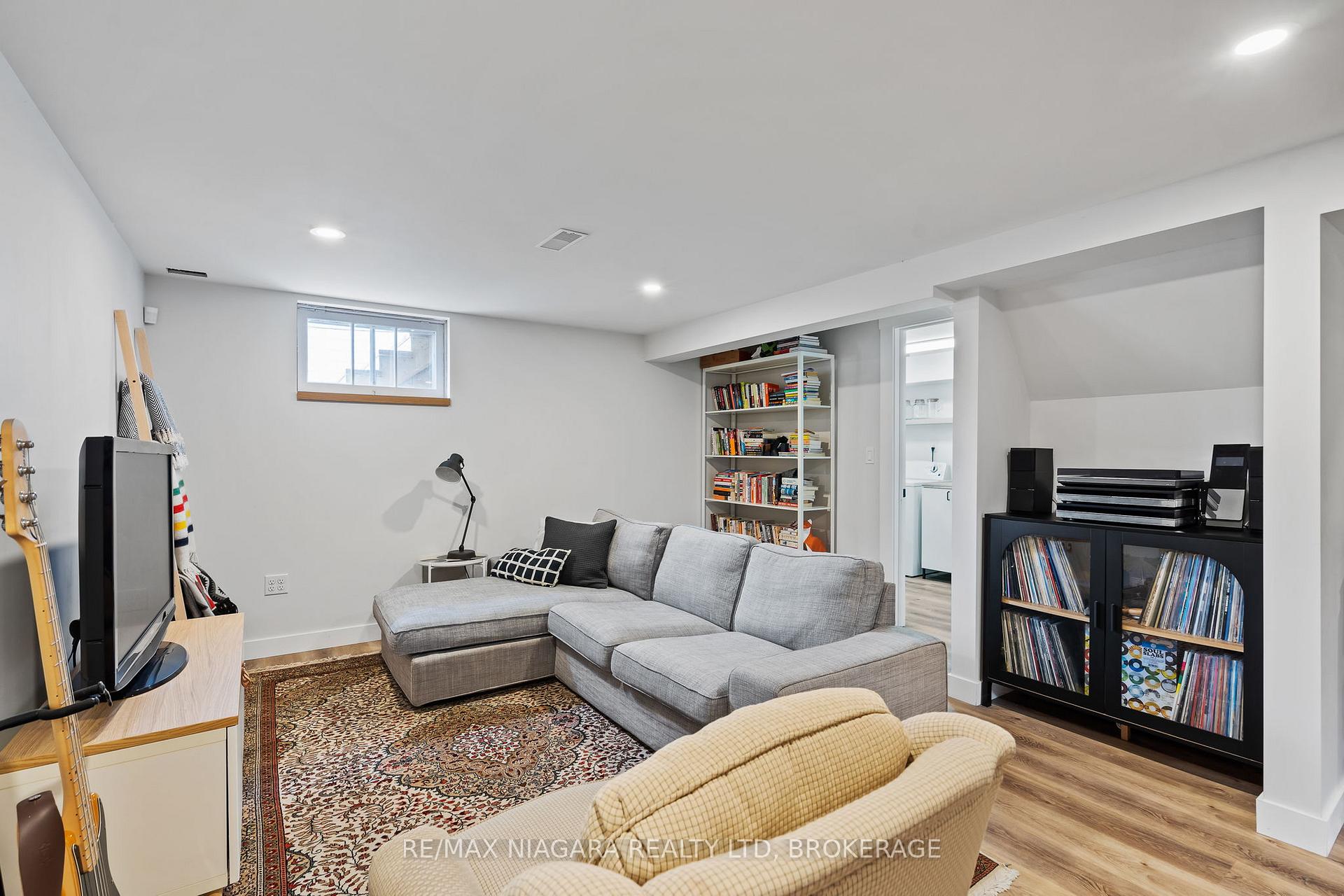 Photo 20 of 2 Nickerson Avenue N, St. Catharines, Vine/Linwell — HOMEH