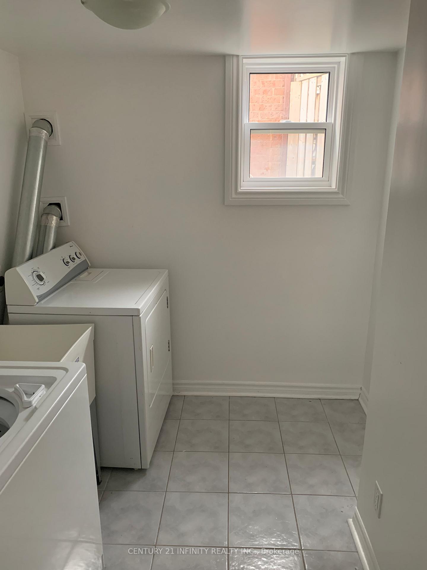 Photo 8 of 66 Birchfield Drive, Clarington, Courtice — HOMEH