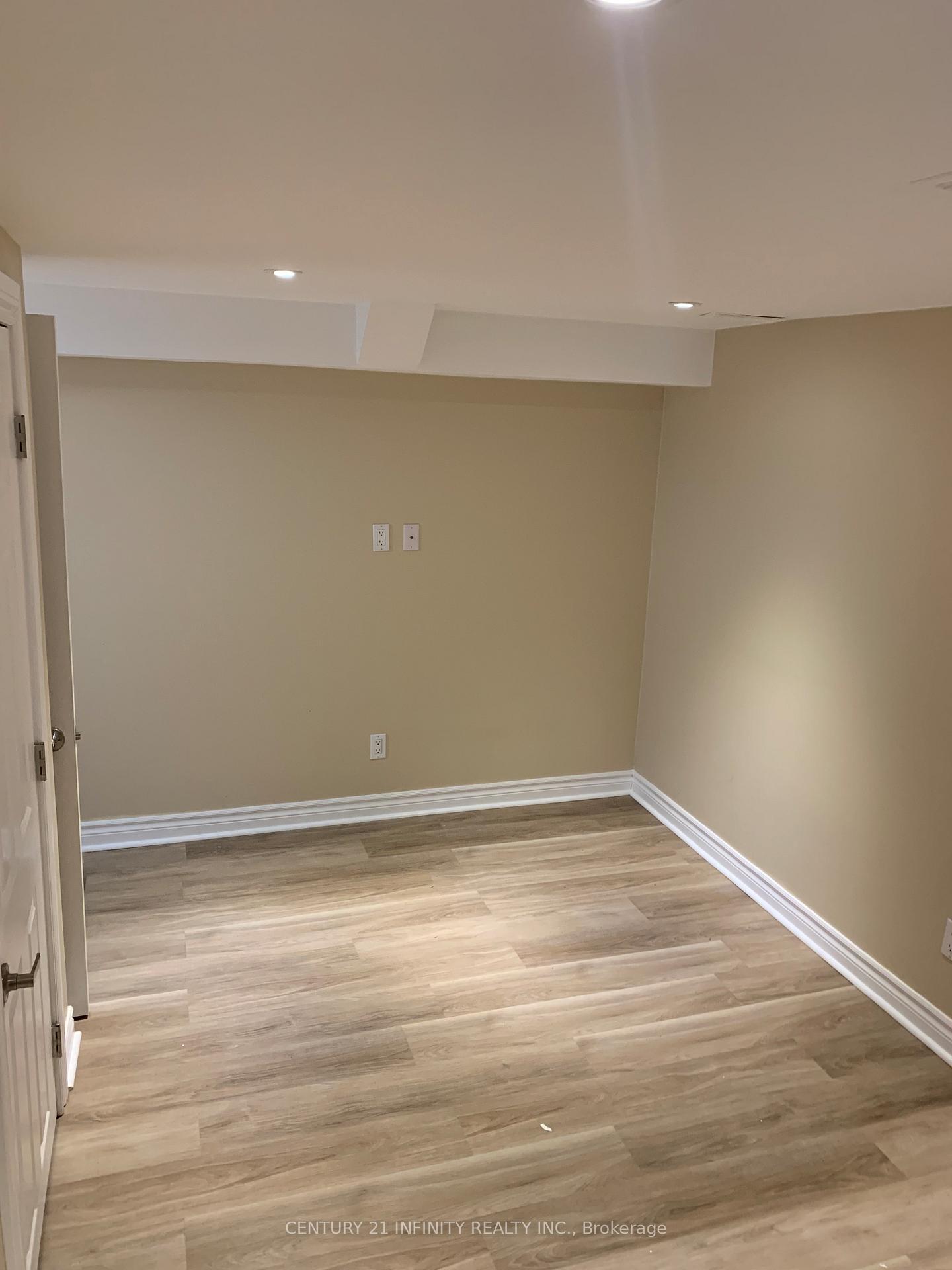 Photo 12 of 66 Birchfield Drive, Clarington, Courtice — HOMEH
