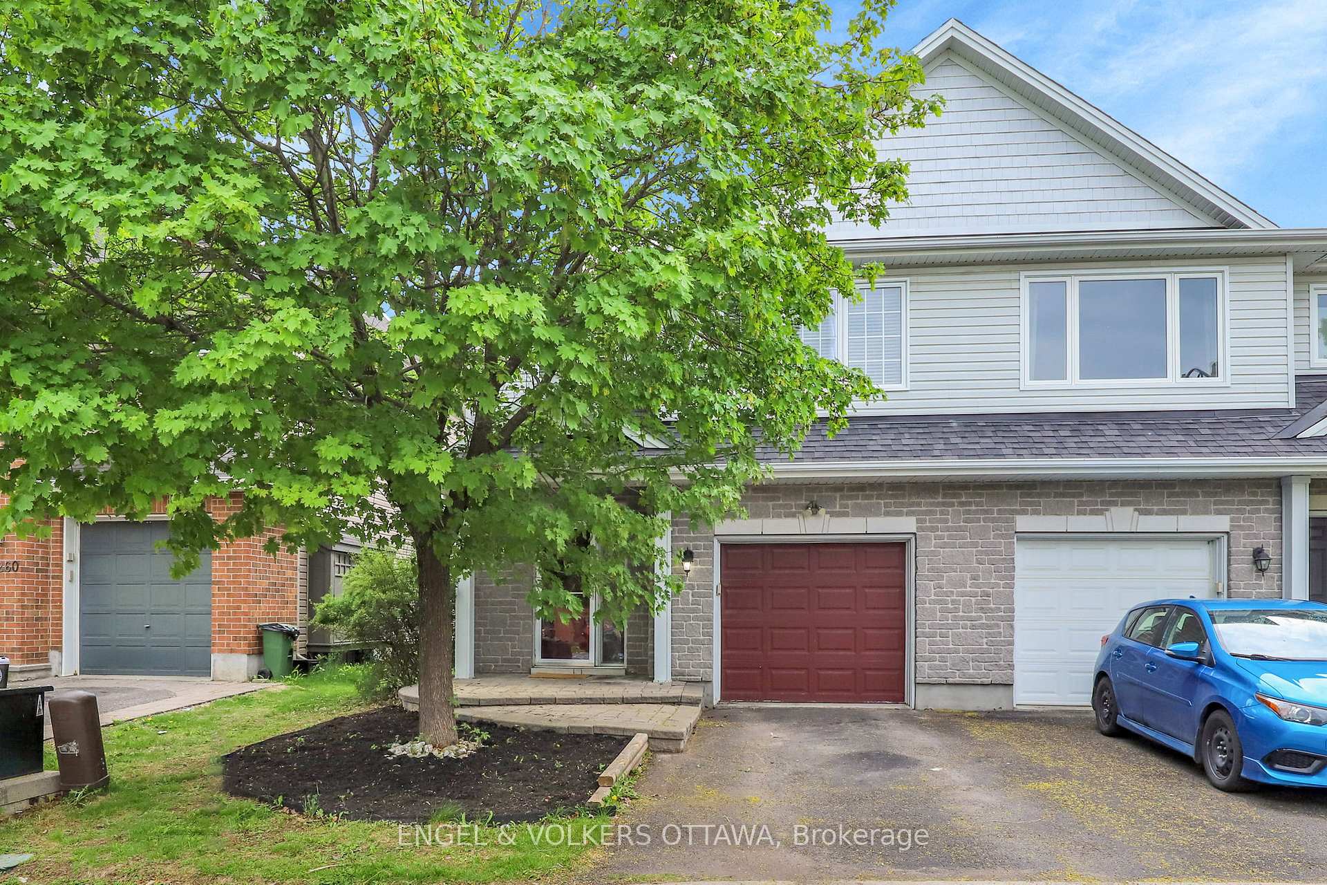 Front of 4258 Kelly Farm Drive W